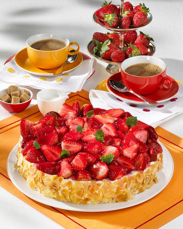 Erdbeer-Quark-Kuchen Rezept | LECKER