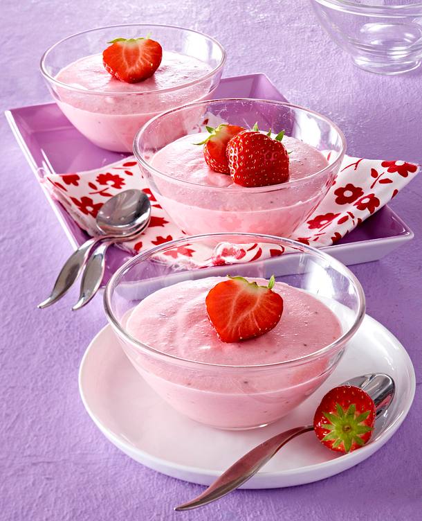 Erdbeer-Quark-Mousse Rezept | LECKER