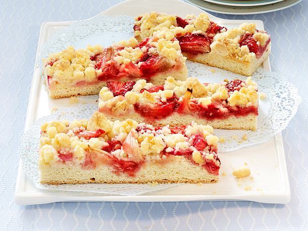 Erdbeer-Rhabarber-Streifen mit Ingwerstreuseln Rezept