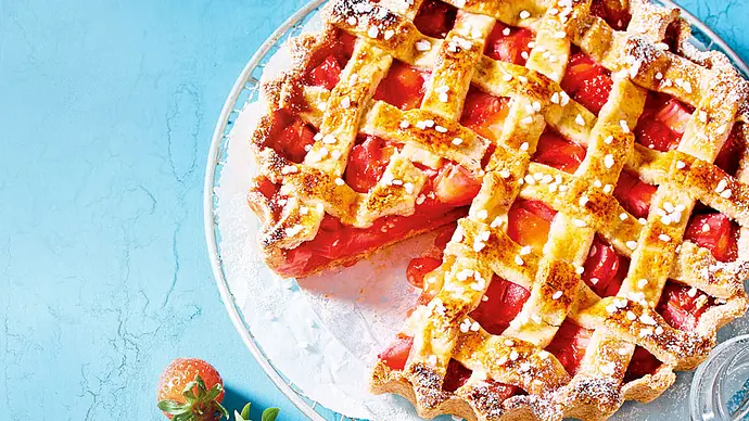 Erdbeer-Rhabarber-Tarte Linzer-Art - Foto: LECKER @ Bauer Media Group Erdbeer-Rhabarber-Tarte Linzer-Art - Foto: LECKER @ Bauer Media Group
