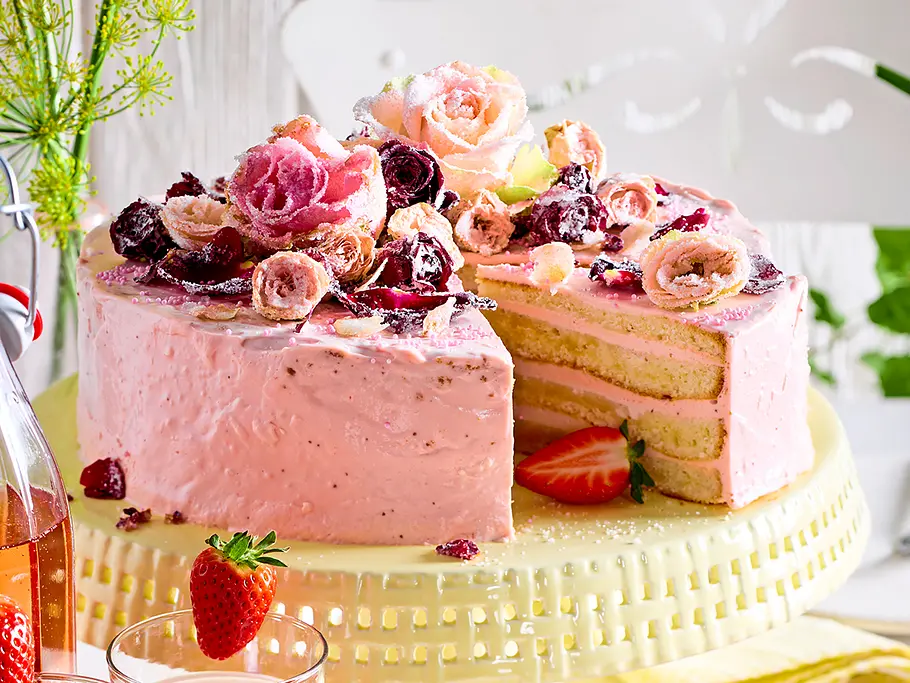 Erdbeer-Rosen-Torte Rezept Erdbeer-Rosen-Torte Rezept
