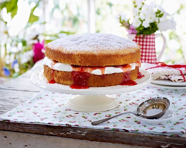Erdbeer-Sahne-Kuchen Rezept Erdbeer-Sahne-Kuchen Rezept