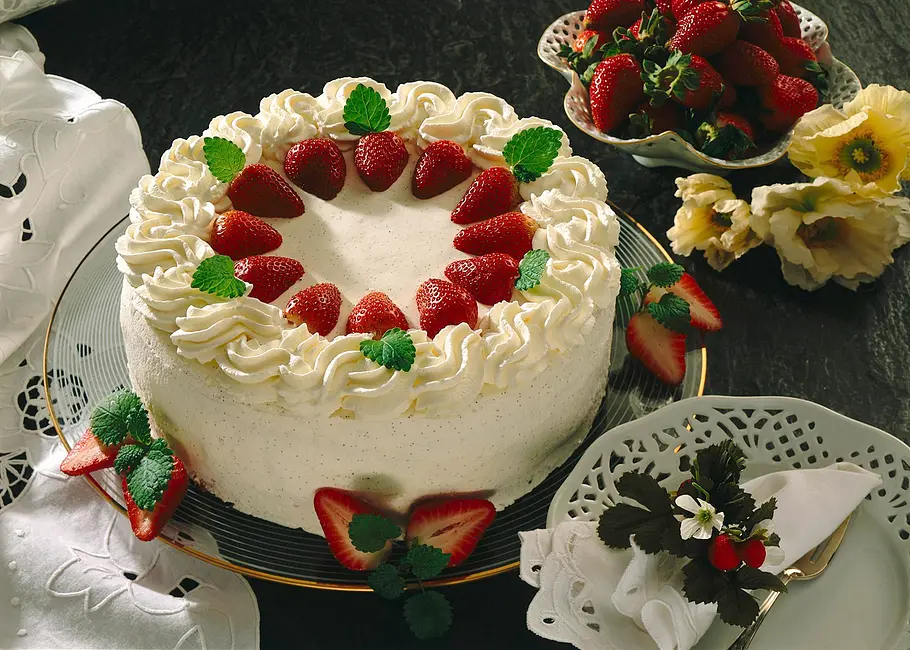 Erdbeer-Sahne-Torte Rezept Erdbeer-Sahne-Torte Rezept