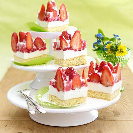 Erdbeer-Schnitten mit Kokos-Panna-Cotta Rezept