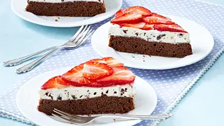 Erdbeer-Schoko-Kuchen Rezept - Foto: LECKER @ Bauer Media Group Erdbeer-Schoko-Kuchen Rezept - Foto: LECKER @ Bauer Media Group