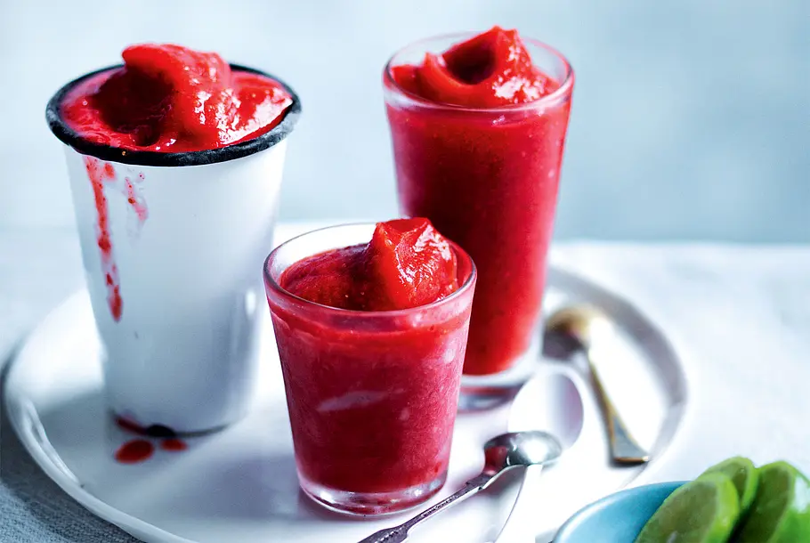 Erdbeer-Slushie mit Schuss Rezept Erdbeer-Slushie mit Schuss Rezept