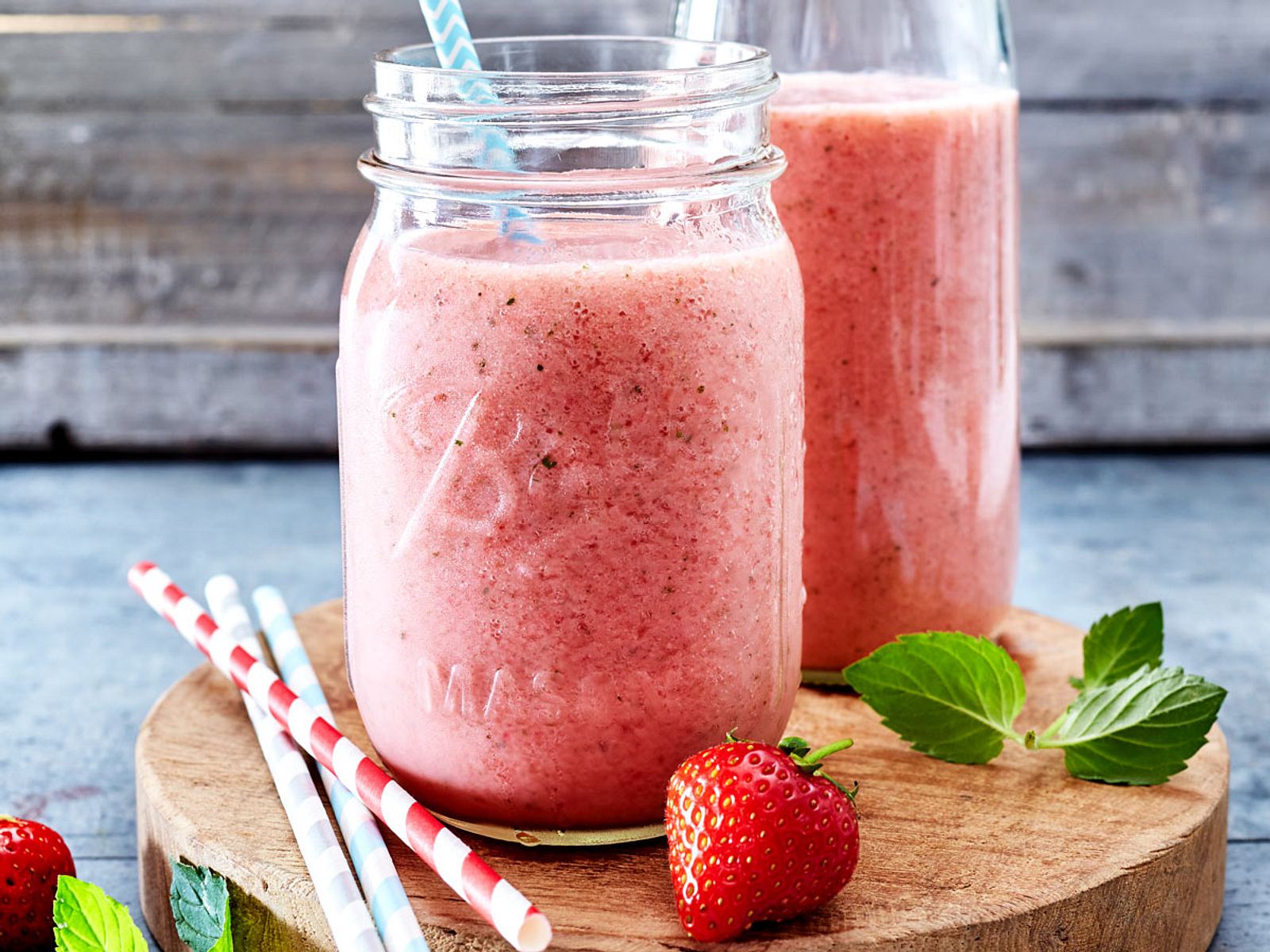 Erdbeer-Smoothie - schnell, gesund und lecker Rezept | LECKER