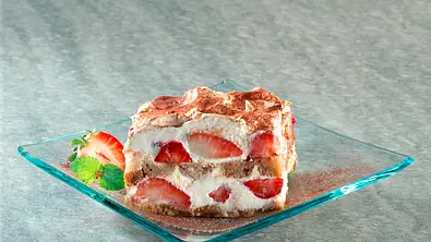 Erdbeer Tiramisu Rezept - Foto: LECKER @ Bauer Media Group