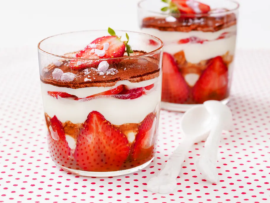 Erdbeer-Tiramisu im Glas