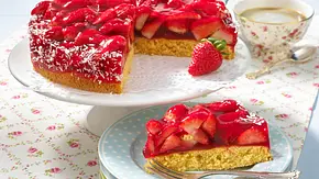 Erdbeer-Torte mit Kokos Rezept - Foto: LECKER @ Bauer Media Group