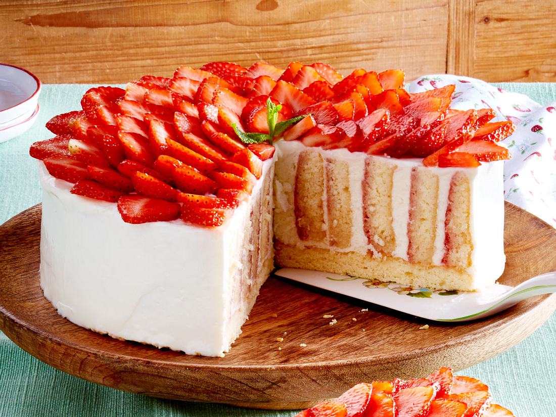 Erdbeer-Wickeltorte Rezept | LECKER Erdbeer-Wickeltorte Rezept | LECKER