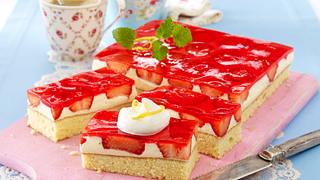 Erdbeer-Zitronenkuchen mit Vanillepudding Rezept - Foto: House of Food / Bauer Food Experts KG