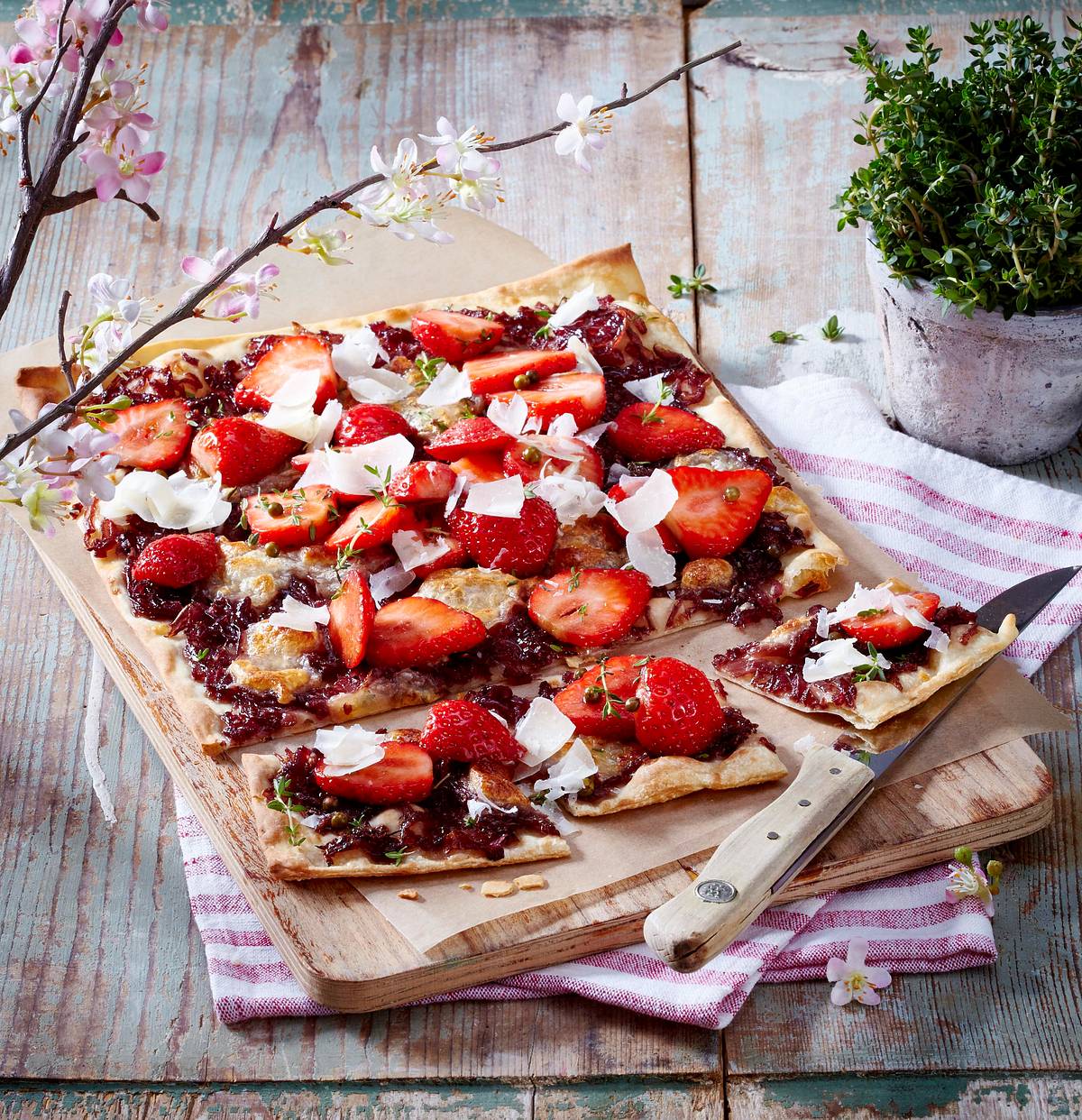 Erdbeer-Zwiebel-Flammkuchen Rezept