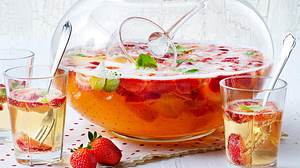 Erdbeerbowle - Foto: House of Food / Bauer Food Experts KG