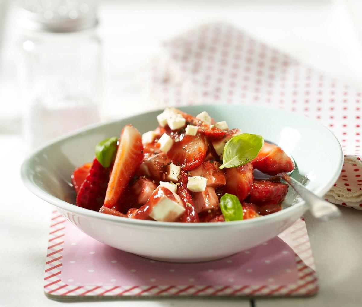 Erdbeeren mit Schafskäse und Balsamessig Rezept