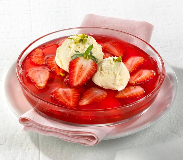 Erdbeergelee mit Vanille-Eis Rezept