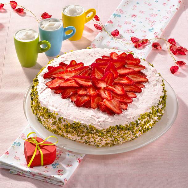 Erdbeerherztorte Rezept Erdbeerherztorte Rezept