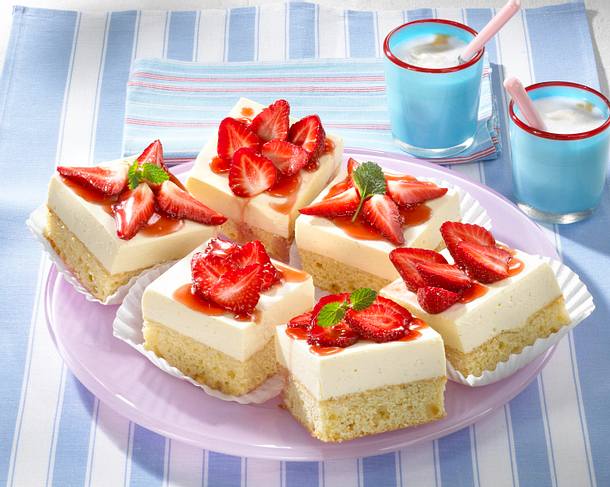 Erdbeerkuchen vom Blech Rezept Erdbeerkuchen vom Blech Rezept