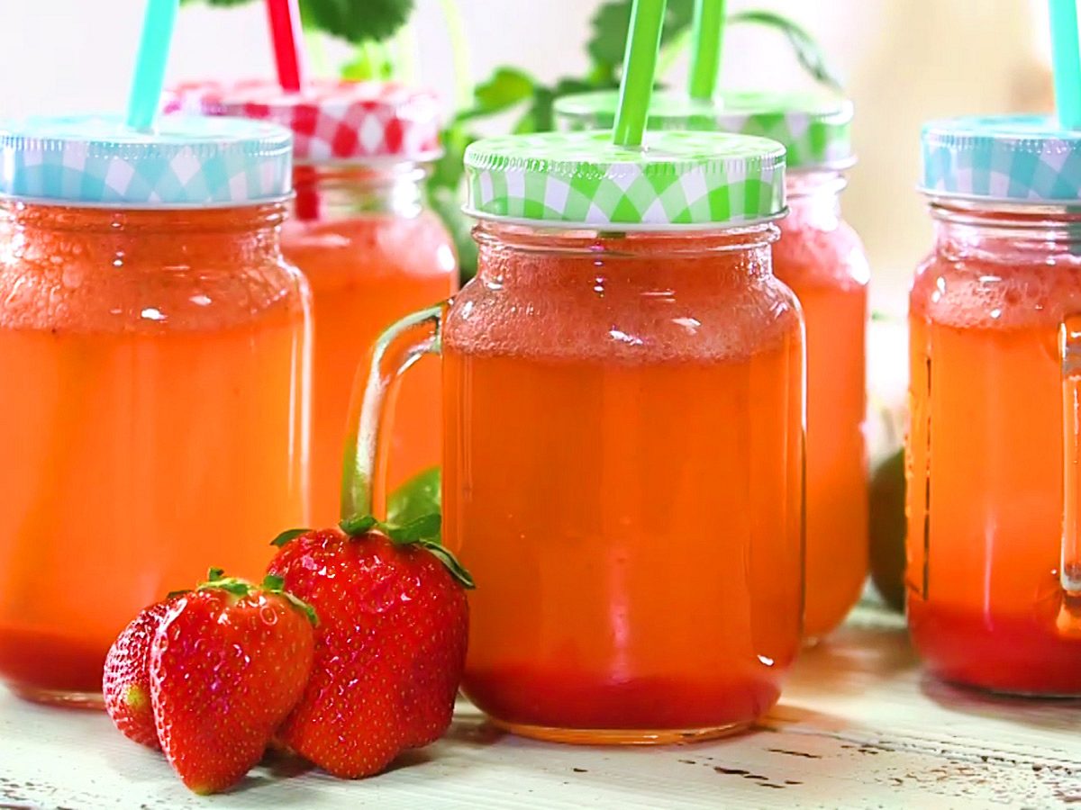 Alkoholfreie Getränke zum Mitnehmen: Erdbeerlimonade