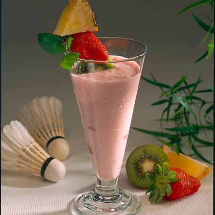 Erdbeershake mit Fruchtspieß Rezept Erdbeershake mit Fruchtspieß Rezept