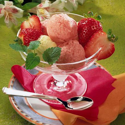 Erdbeersorbet und Vanilleeiscreme Rezept