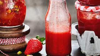 Erdbeersoße selber machen Rezept - Foto: House of Food / Food Experts KG