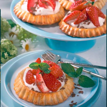 Erdbeertortchen Mit Quarksahne Rezept Lecker