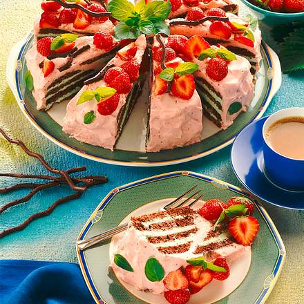 Erdbeertorte mit Minzfüllung Rezept