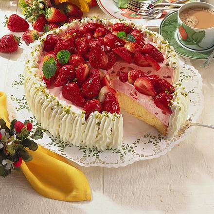 Erdbeertorte mit Zitronenbuttermilch Rezept Erdbeertorte mit Zitronenbuttermilch Rezept