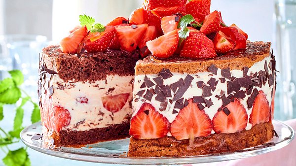 Erdbeer-Schoko-Torte mit feiner Quarkcreme Rezept - Foto: House of Food / Bauer Food Experts KG