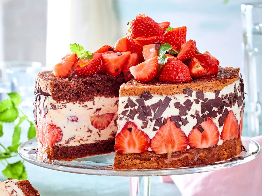 Erdbeer-Schoko-Torte mit feiner Quarkcreme Rezept
