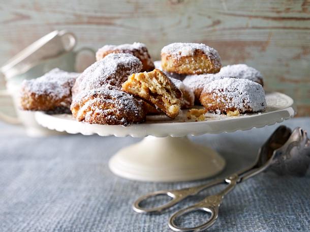 Erdnuss-Karamell-Stollenkonfekt Rezept Erdnuss-Karamell-Stollenkonfekt Rezept