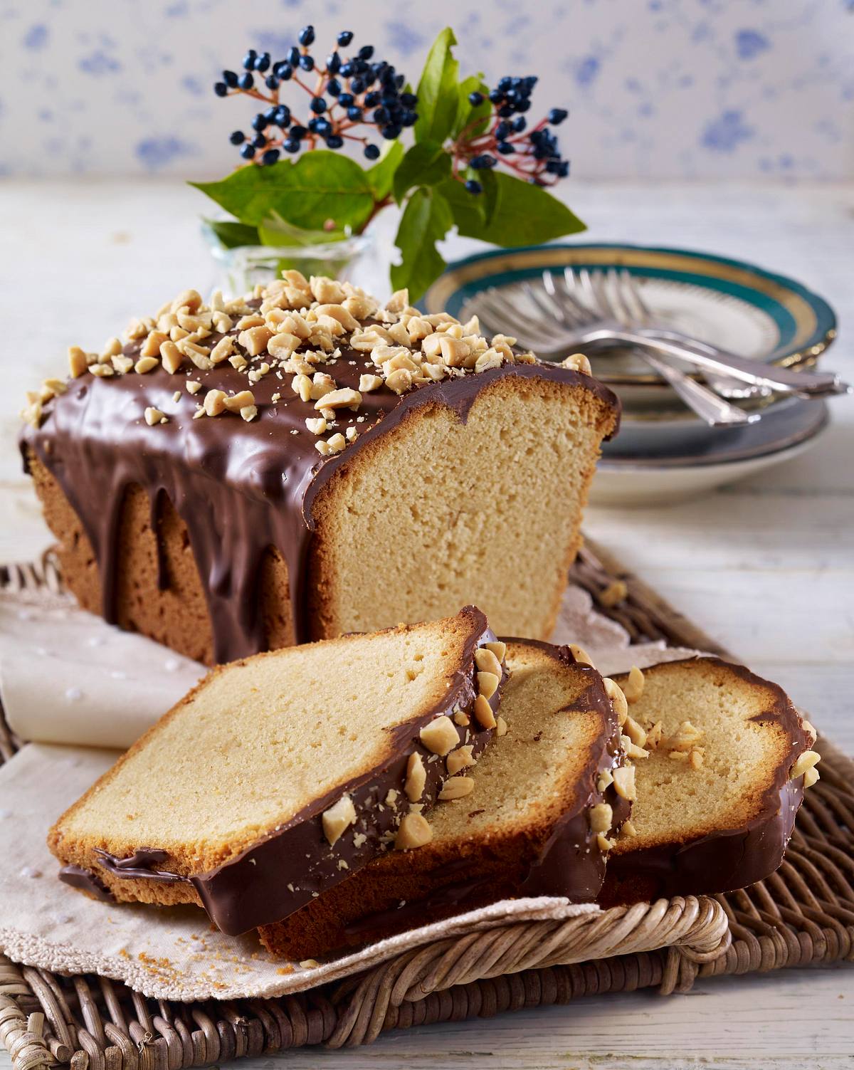 Erdnuss-Kastenkuchen mit Schokoguss Rezept