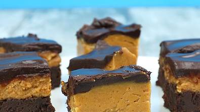 Erdnussbutter-Brownies - Foto: ShowHeroes für LECKER @ Bauer Media Group