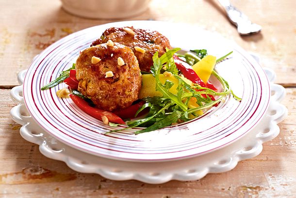 Erdnussfrikadellen „Go Nuts“ mit Mangosalat Rezept Erdnussfrikadellen „Go Nuts“ mit Mangosalat Rezept