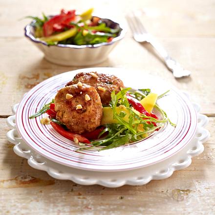 Erdnussfrikadellen und Mangosalat Rezept Erdnussfrikadellen und Mangosalat Rezept