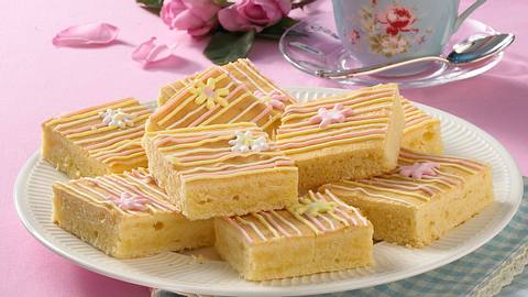 Erfrischender Zitronenkuchen Rezept - Foto: House of Food / Bauer Food Experts KG