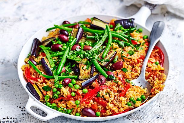 „Es grünt so grün“-Paella mit Erbsen und Bohnen Rezept