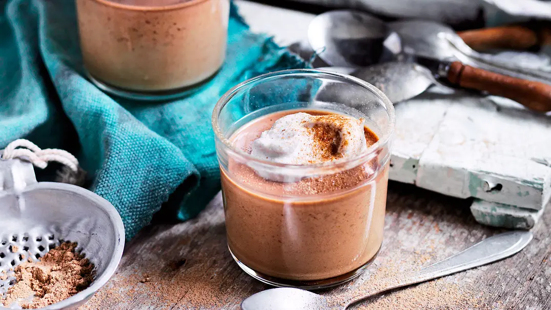 Espresso-Pannacotta „Dattel-Dream“ Rezept - Foto: LECKER @ Bauer Media Group Espresso-Pannacotta „Dattel-Dream“ Rezept - Foto: LECKER @ Bauer Media Group
