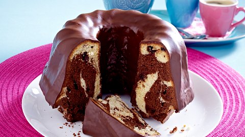 Espresso-Schoko-Kuchen mit Knusperstückchen Rezept - Foto: House of Food / Bauer Food Experts KG