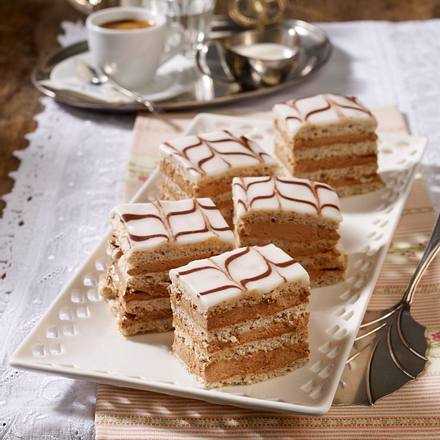 Esterhazy Schnitten mit Nougat-Creme Rezept