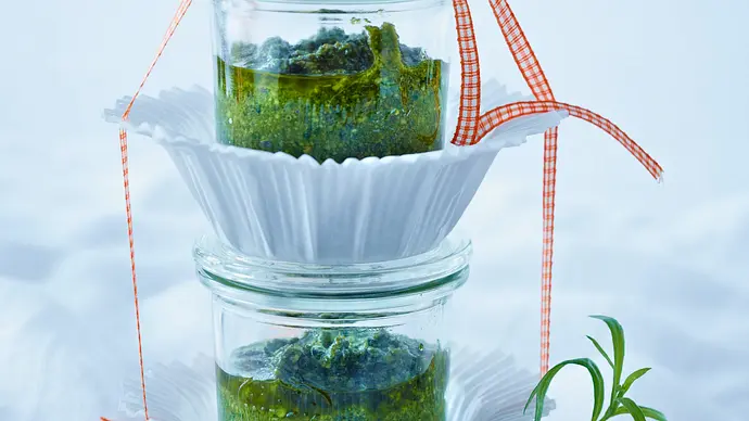 Estragon-Pesto Rezept - Foto: LECKER @ Bauer Media Group