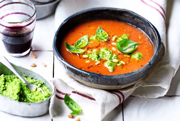 Everybody’s Darling Tomaten-Erdbeer-Gazpacho Rezept