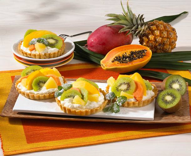 Exotische Törtchen mit Maracuja-Joghurt Rezept Exotische Törtchen mit Maracuja-Joghurt Rezept