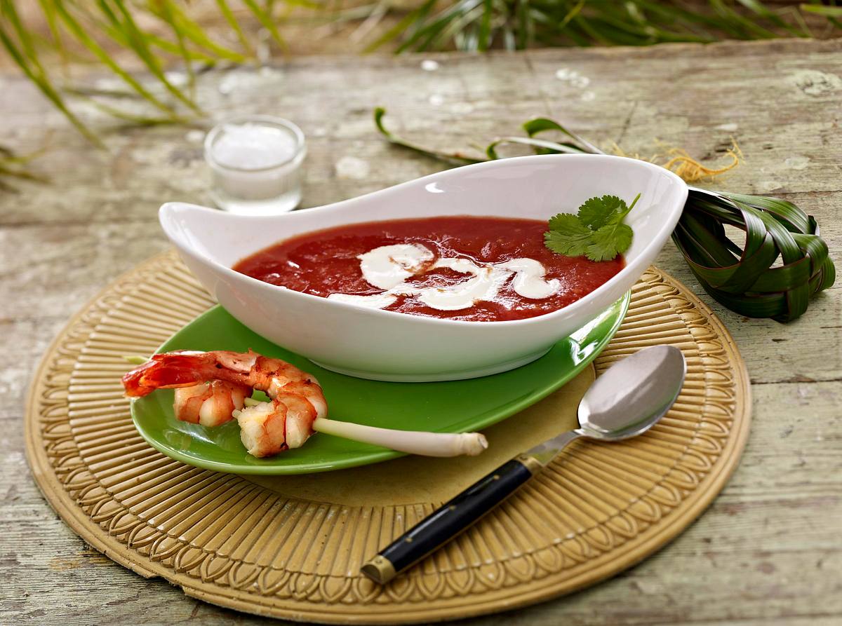 Exotische Tomatensuppe mit Garnelenspießen (Promidinner Dschungelcamp Vorspeise Jay Khan) Rezept