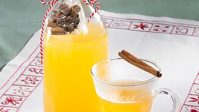 Exotischer Glühwein Rezept - Foto: LECKER @ Bauer Media Group