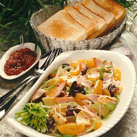 Exotischer Salat mit geräucherter Putenbrust Rezept Exotischer Salat mit geräucherter Putenbrust Rezept