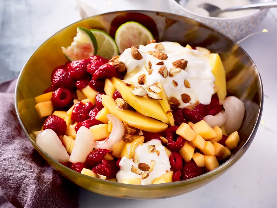 Exotisches Tuttifrutti mit Kokosjoghurtcreme Rezept Exotisches Tuttifrutti mit Kokosjoghurtcreme Rezept