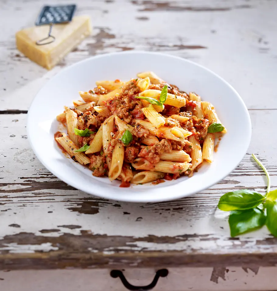 Express-Penne mit Bratwurst-Bolo Rezept Express-Penne mit Bratwurst-Bolo Rezept