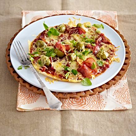 Express-Pizza mit Salami & Oliven Rezept